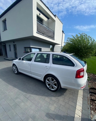 Skoda Octavia cena 24500 przebieg: 197000, rok produkcji 2012 z Szczawno-Zdrój małe 191